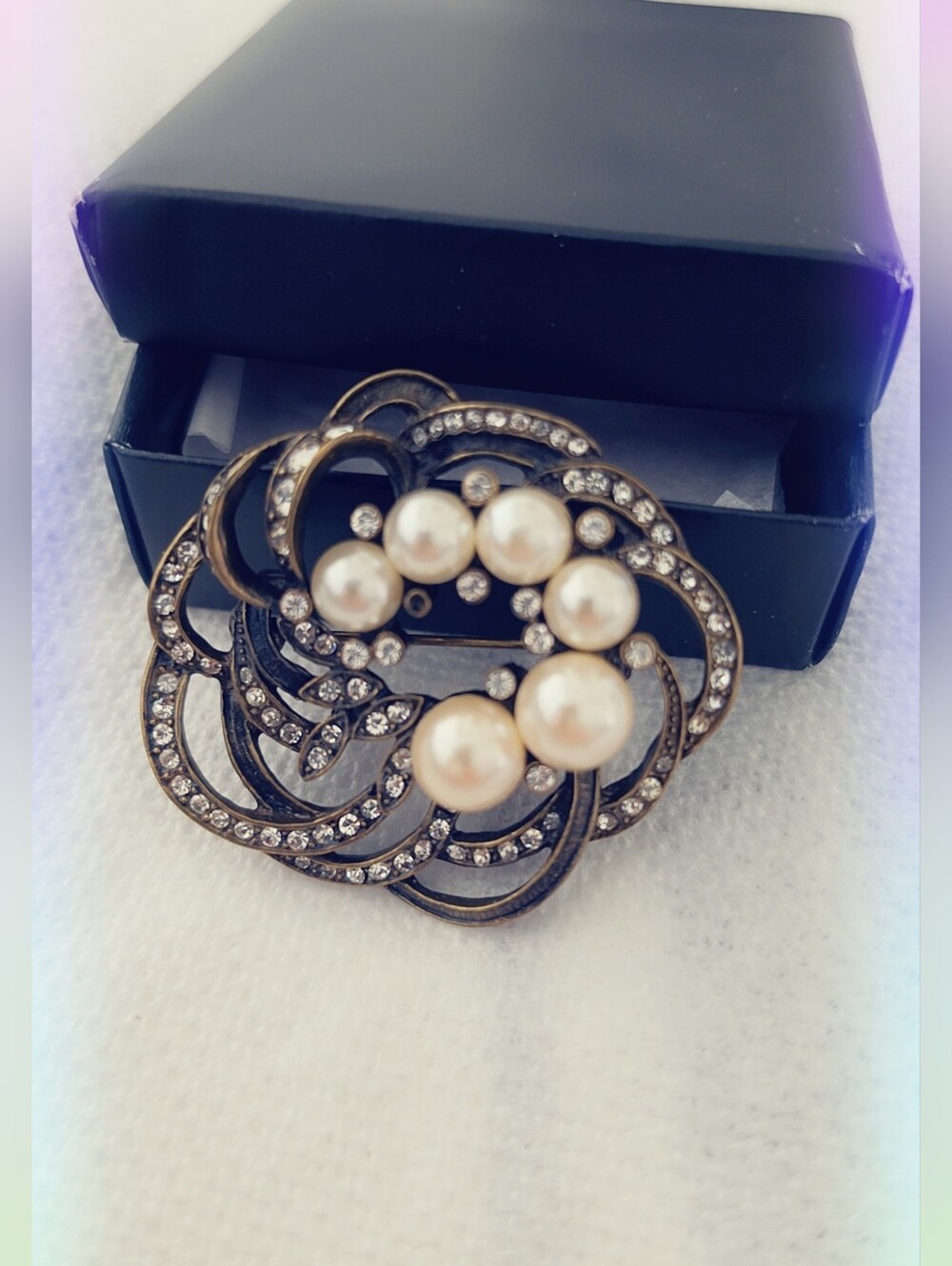 Avon Pearl & Rhinestone Pin Brooch